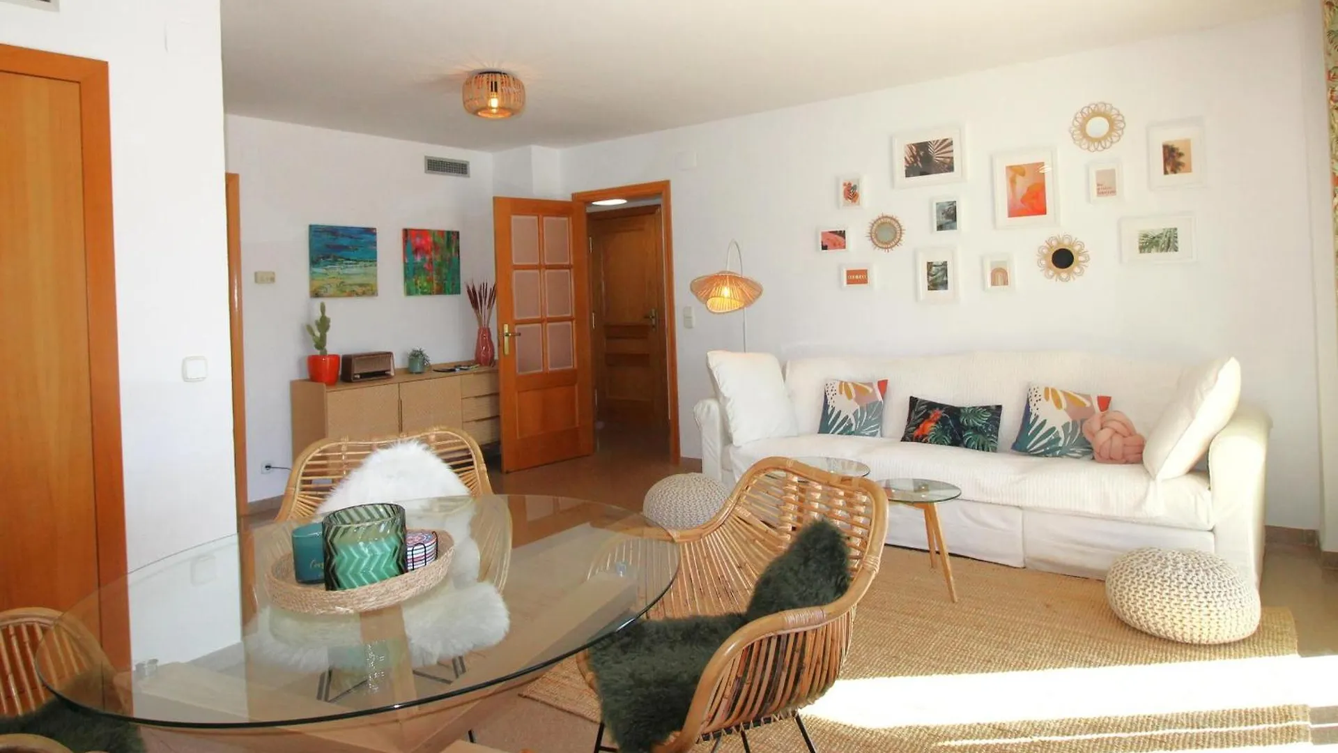 Maritim II 2 At.1 - Apartamento Moderno, Agradable Y Muy Bien Equipado Situado En 1ª Linea De Mar - Es-228-82 Llanca Spain