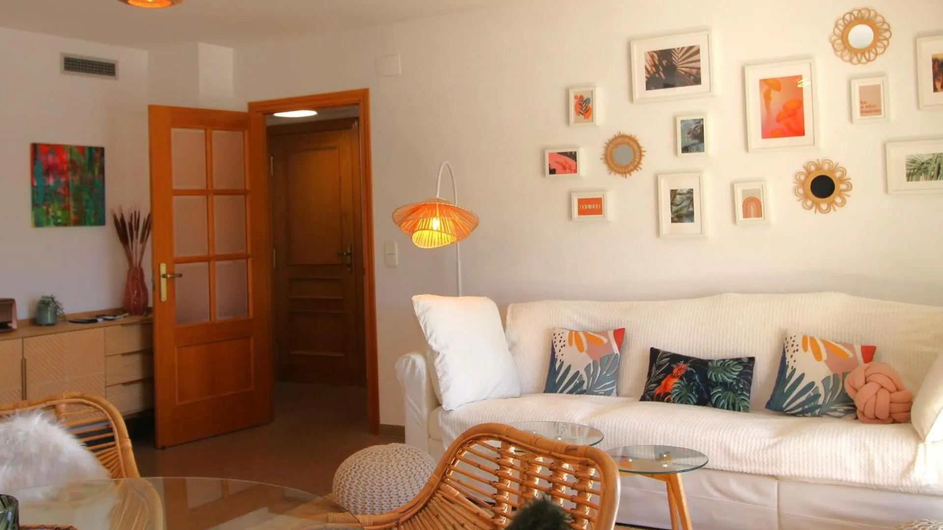 Maritim II 2 At.1 - Apartamento Moderno, Agradable Y Muy Bien Equipado Situado En 1ª Linea De Mar - Es-228-82 Llanca Apartment