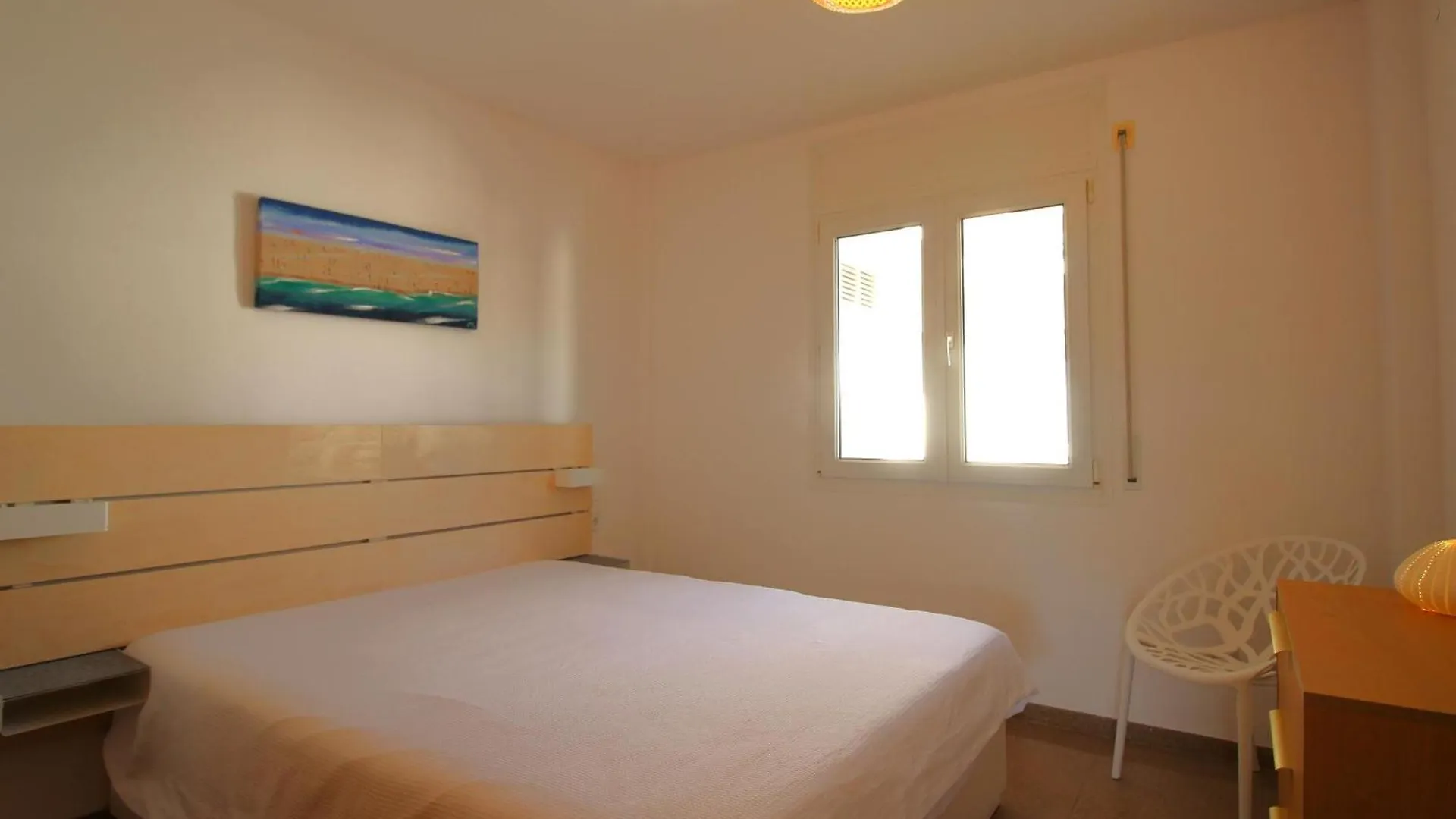 Maritim II 2 At.1 - Apartamento Moderno, Agradable Y Muy Bien Equipado Situado En 1ª Linea De Mar - Es-228-82 Llanca Apartment