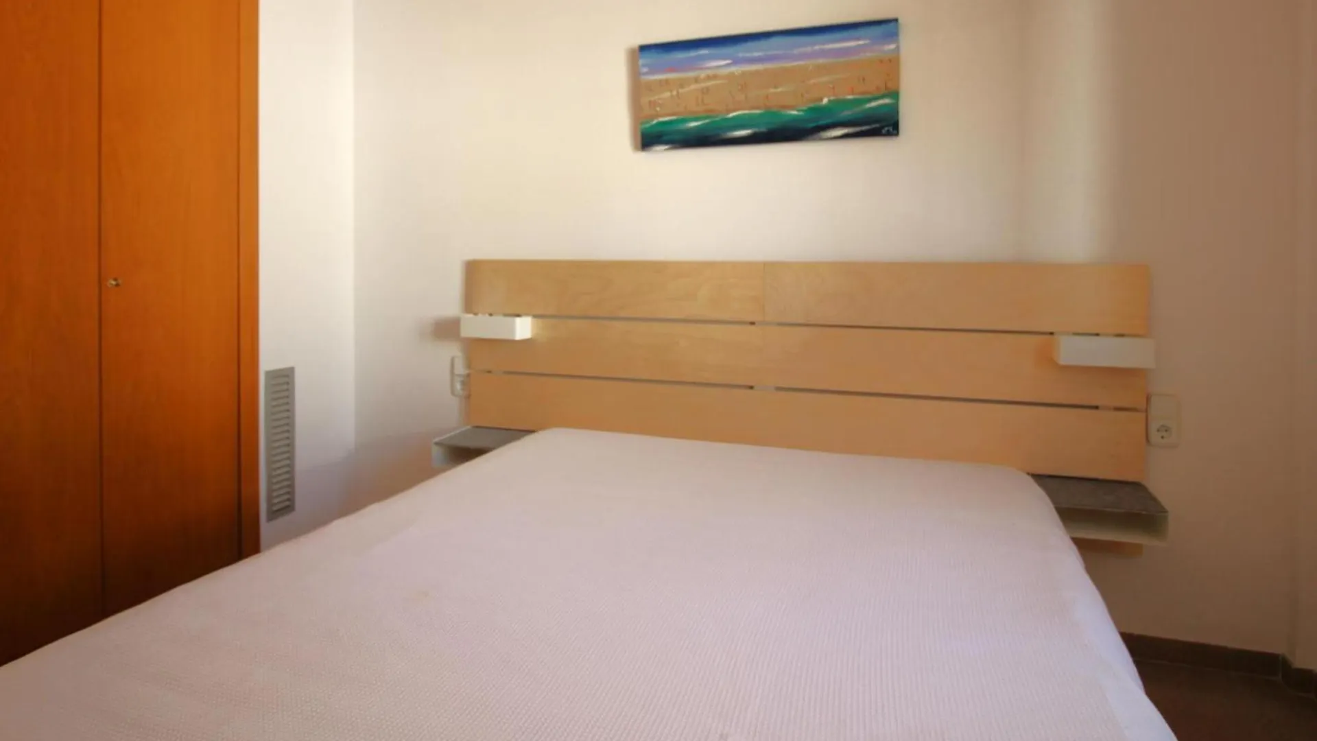 Maritim II 2 At.1 - Apartamento Moderno, Agradable Y Muy Bien Equipado Situado En 1ª Linea De Mar - Es-228-82 Llanca