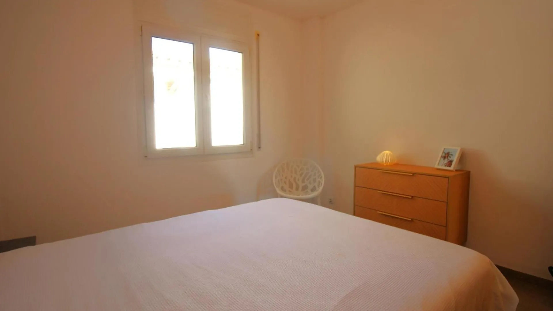 Maritim II 2 At.1 - Apartamento Moderno, Agradable Y Muy Bien Equipado Situado En 1ª Linea De Mar - Es-228-82 Llanca Apartment