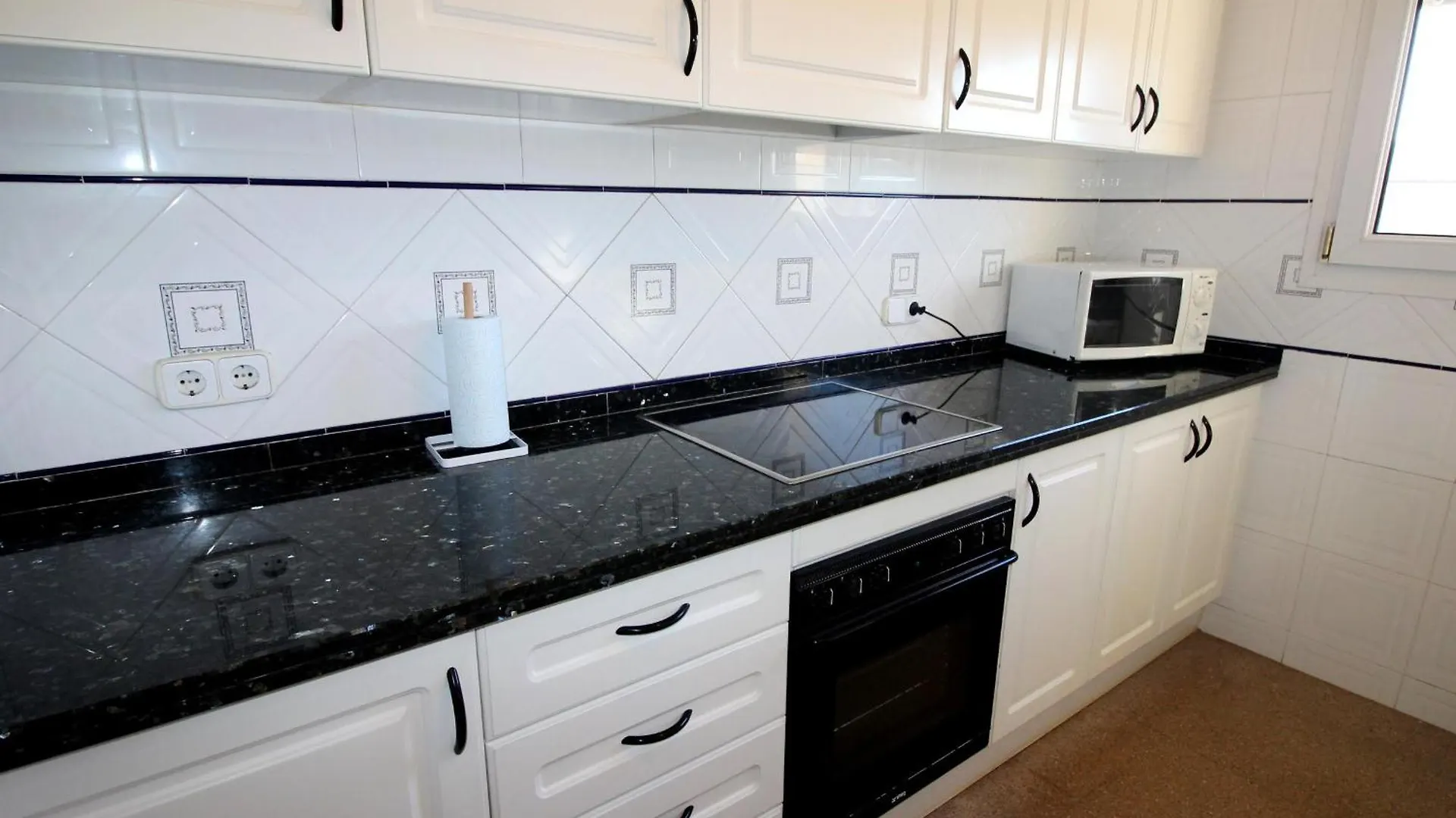 Apartment Maritim II 2 At.1 - Apartamento Moderno, Agradable Y Muy Bien Equipado Situado En 1ª Linea De Mar - Es-228-82 Llanca